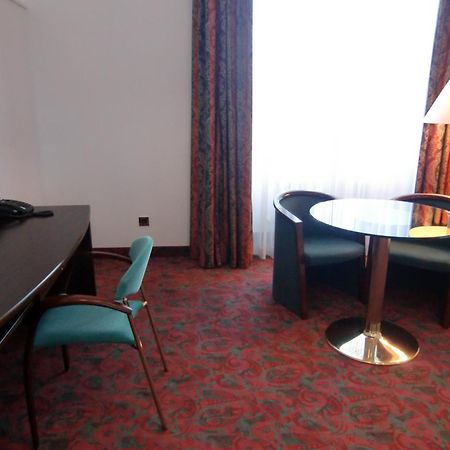 Hotel Schloss Шварценфельд Экстерьер фото